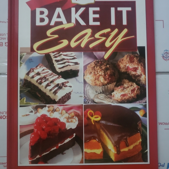 Duncan Hines Bake It Easy Cookbook Revipes Use Boxed Cake Mix + More - Picture 2 of 11